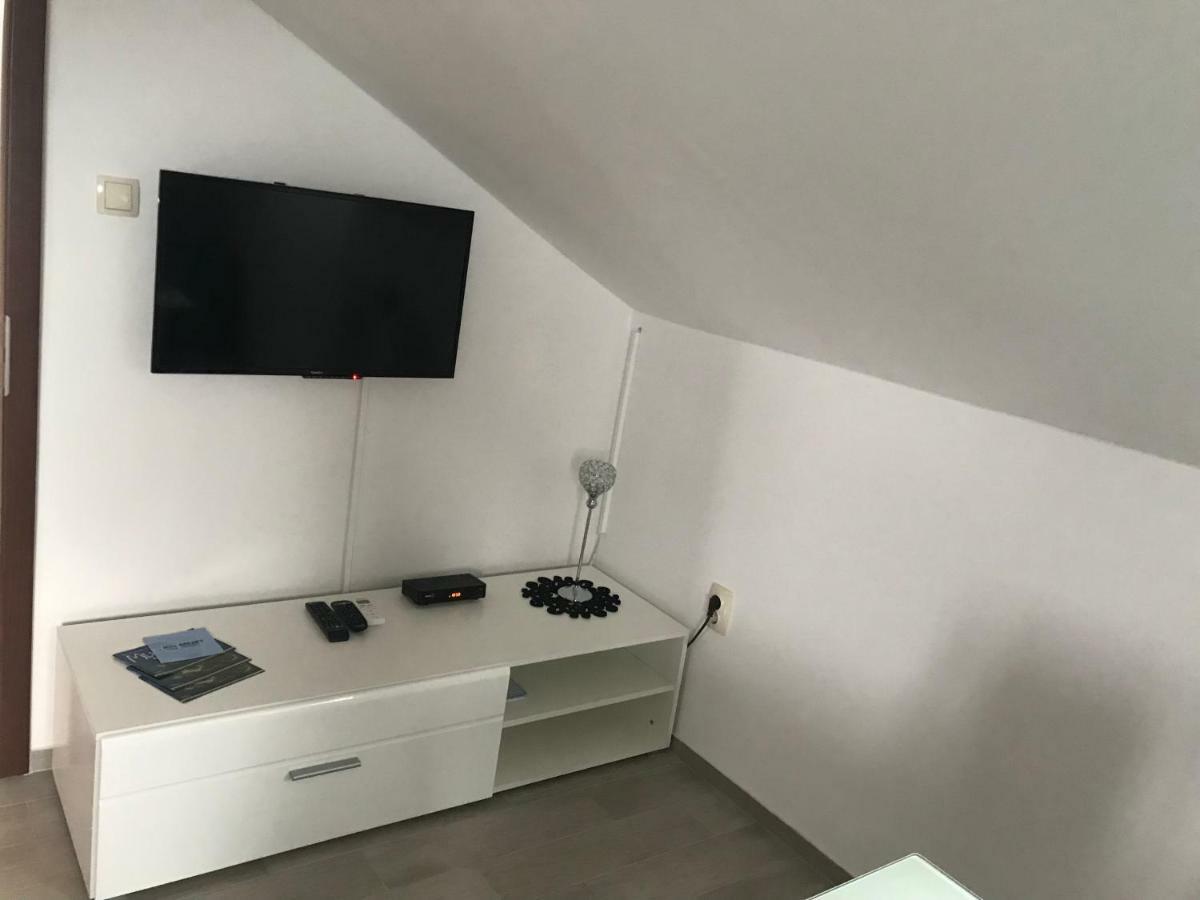 Guesthouse Ruza Sobra Apartments In The Attic Of The House Exterior foto